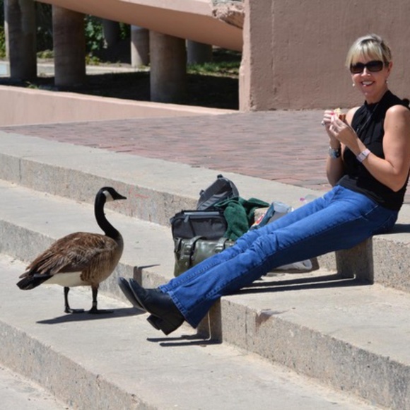 Meet your Posher, Cathy - Picture 3 of 6